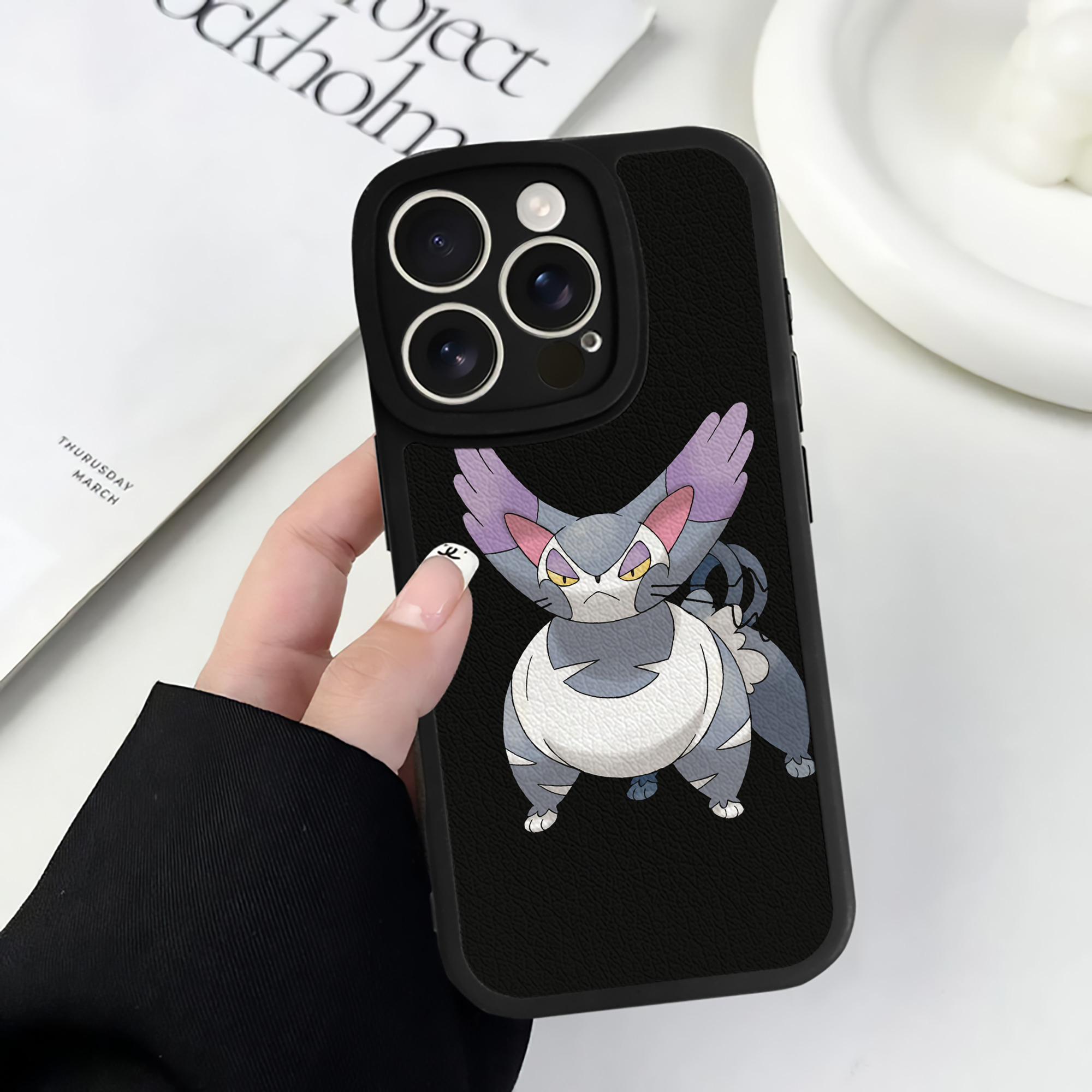 （画像用） ポケットモンスター Pokémon 【iPhone 16シリーズ対応】シリコンスマホケース（レザー調） 材質：シリコン